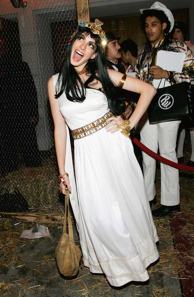 anne hathaway cleopatra