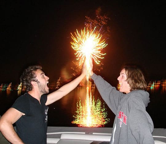funny-high-five-fireworks - WorldWideInterweb