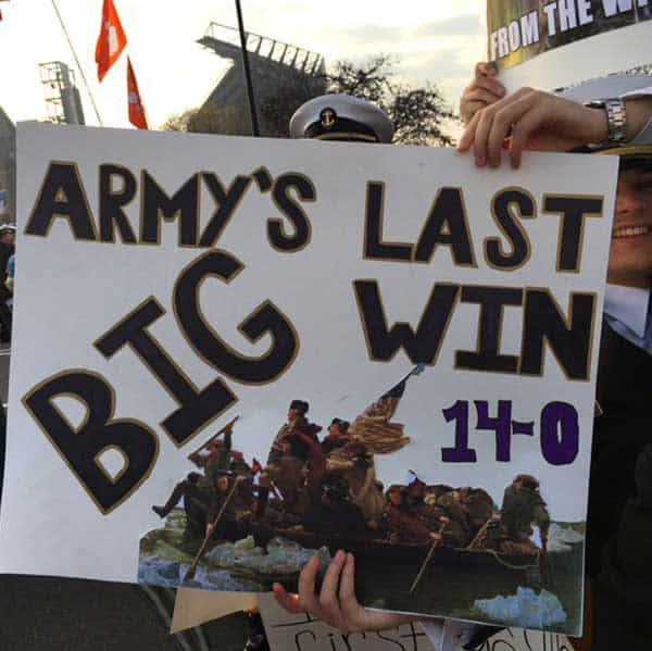 The 50 Funniest College Football Fan Signs Ever (GALLERY) | WWI