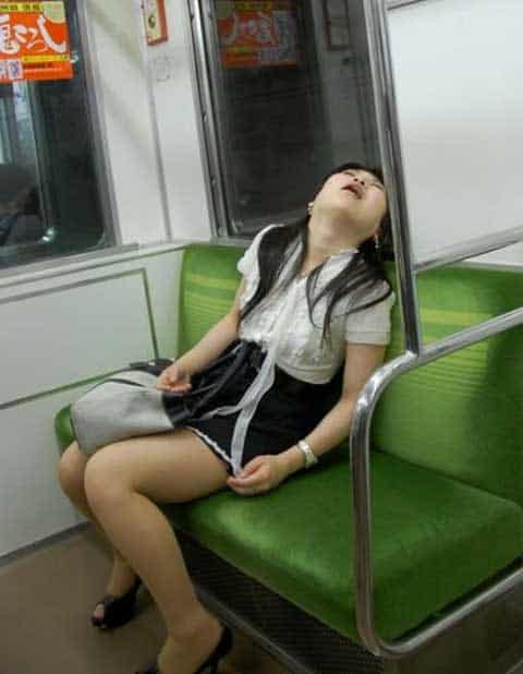 sleeping-train-funny