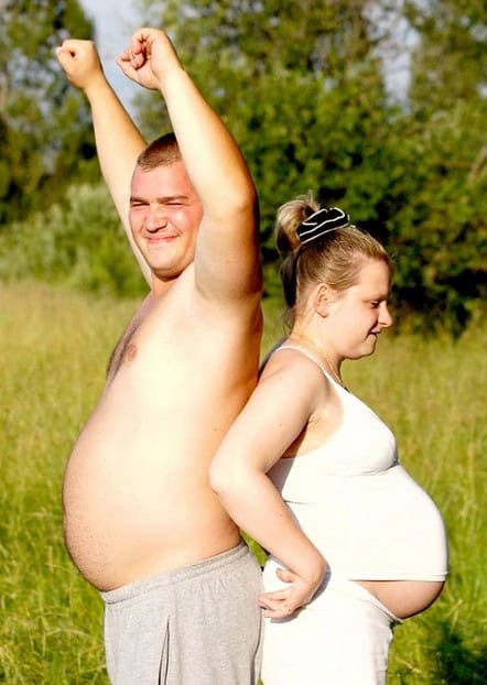 awkward maternity pics