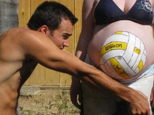 baby-belly-volleyball
