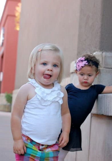 baby photobomb pictures