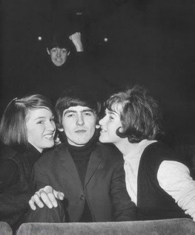 beatles-photobomb