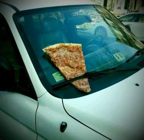 car-pizza