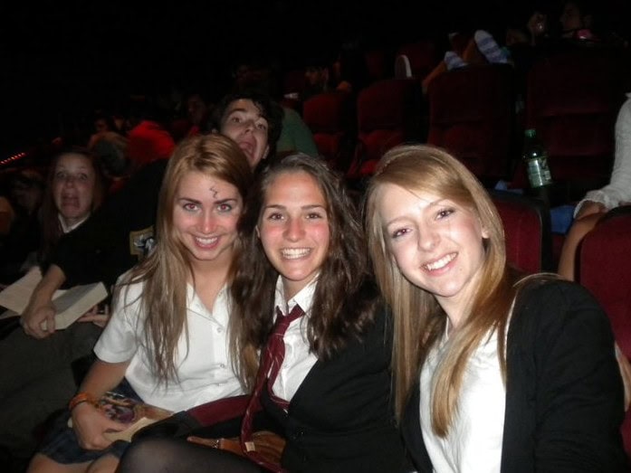 double photobomb girls