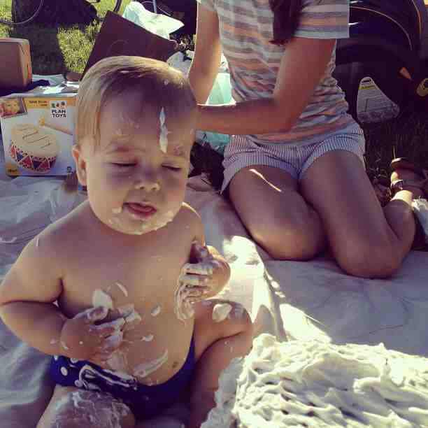 funinest-babies-first-cake