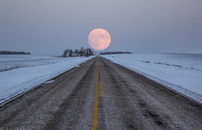 headed-tothe-moon