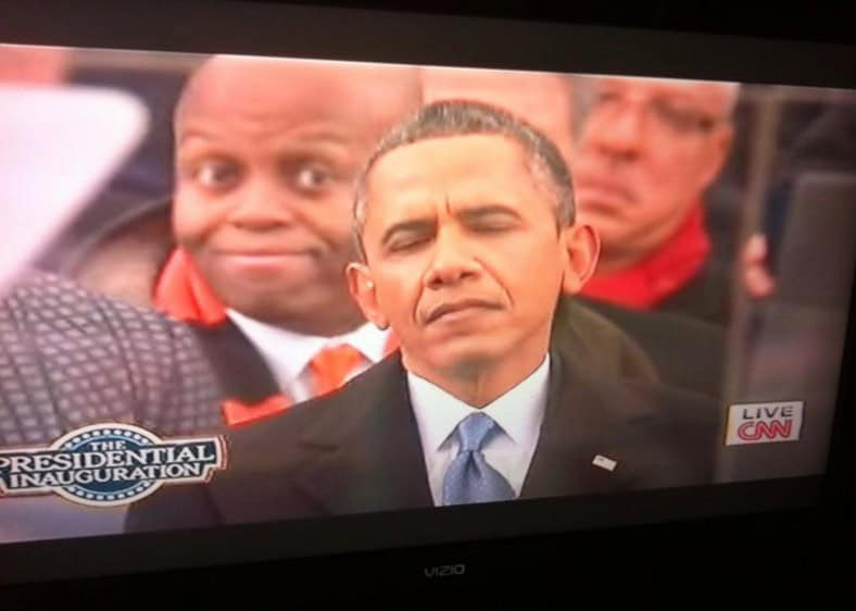 obama photobomb