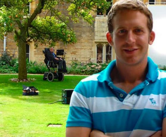 stephen-hawking-photobomb