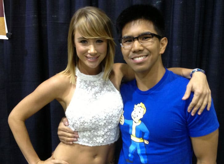 t-shirt-photobomb