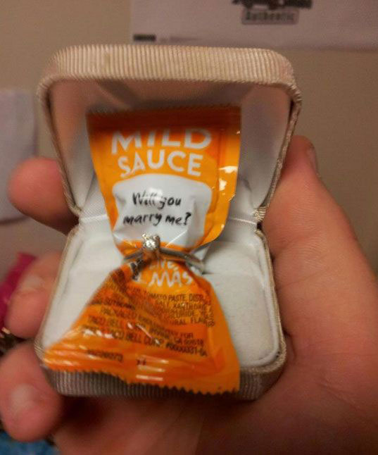 taco-bell-marriage-proposal