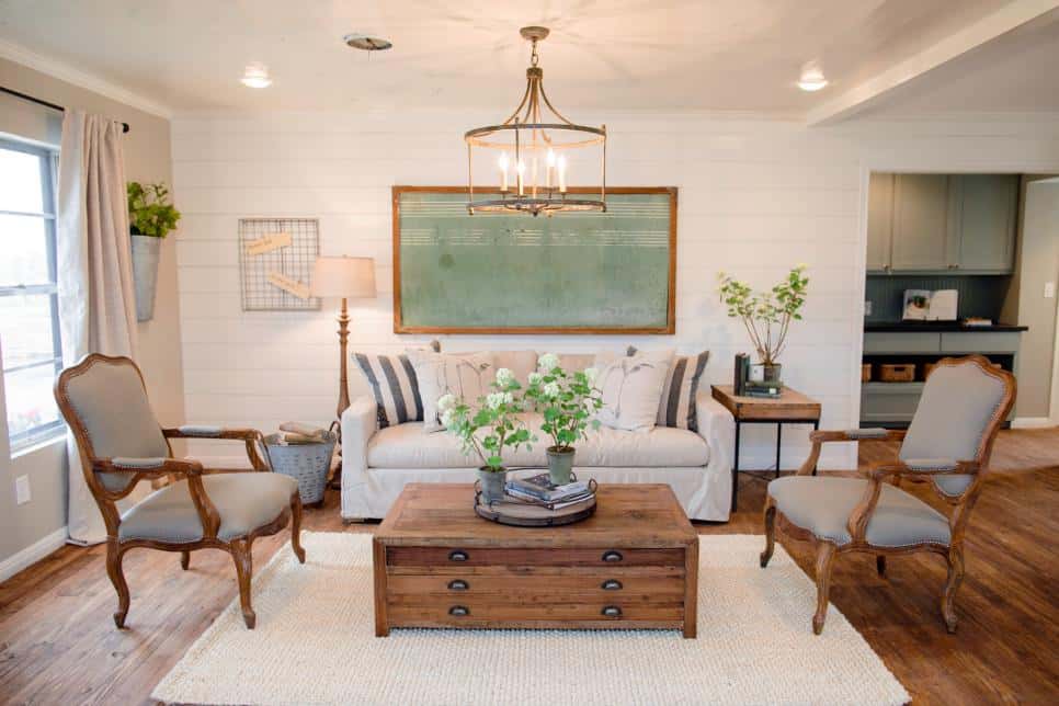 fixer upper, fixer, upper, hgtv, chip, joanna, chip and joanna gaines, magnolia reality, furniture, remodel, new home, interior design ideas, fixer upper secrets, HGTV, myths, scandals, behind the scenes,