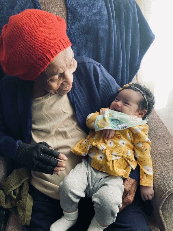 great grandmother with baby, Uplifting wholesome images, nice pictures of animals and people, humanity restored, wholesome pics, reddit, r wholesome, funny cute animals, feeling good